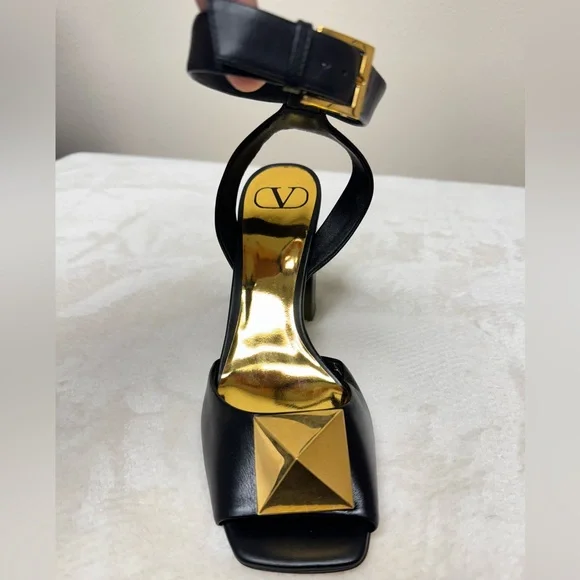 Valentino Garavani - One Stud 90 Leather Sandals - women’s Size 38 - US 8 - Picture 2 of 15